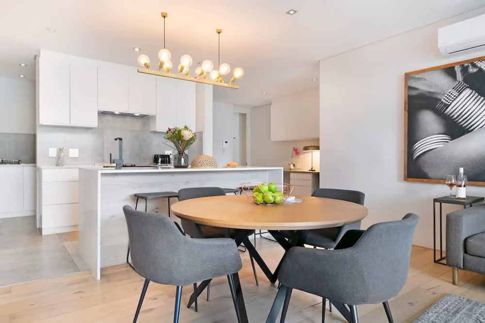 Deluxe Luxury 2 Bedroom Apartment Seapoint