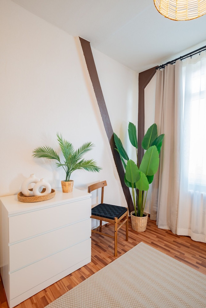 Spacious Apartment In Strausberg - Sleeps 6