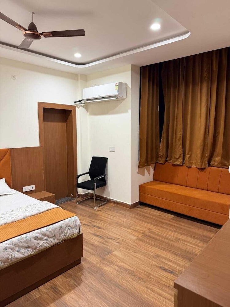 Hotel Grand Lucent