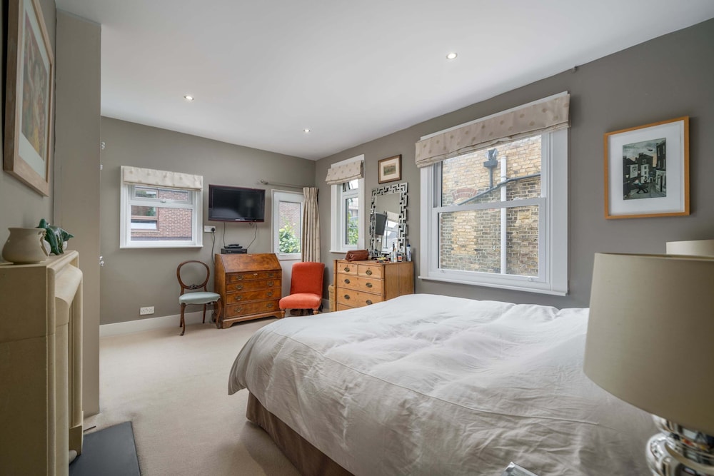 Modern flat near Battersea Park