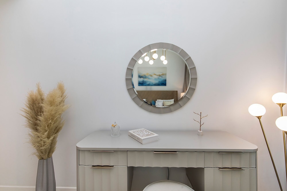 Luxury 2BR at La Vie with sea view