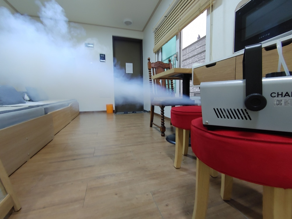KW Hongdae Line Hostel