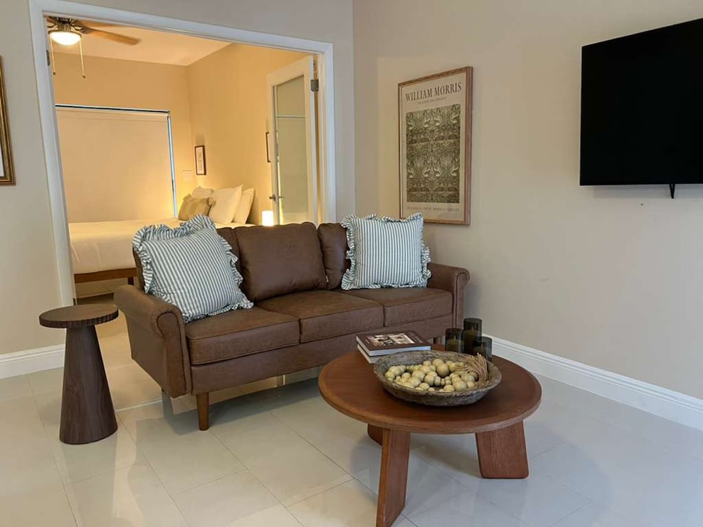 Open-concept Urban Stay