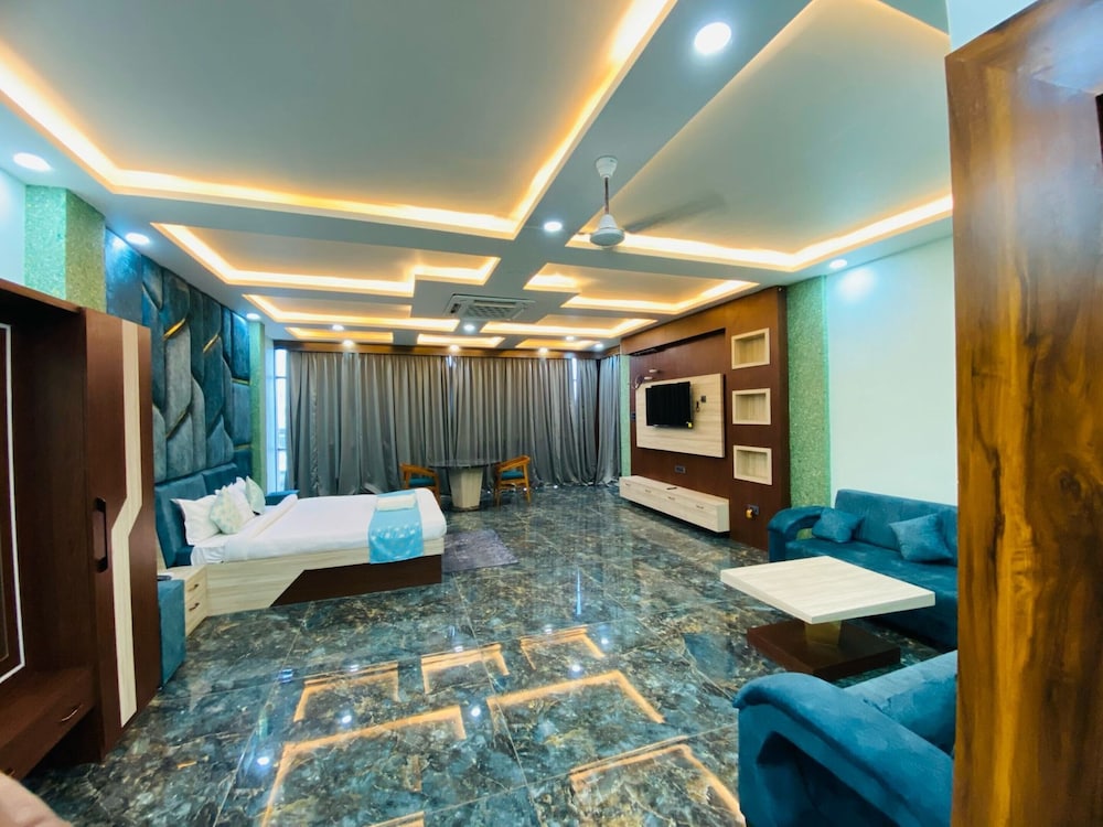 VRINDA HERITAGE HOTEL & BANQUET HALL