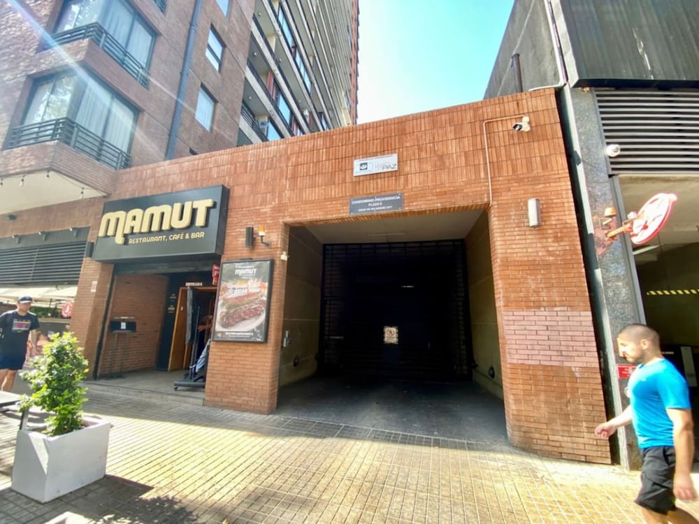 Urban Familiar Providencia A C Gym Parking