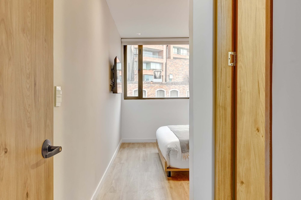 w Startling 2BR Apartment in Trendy Zona T