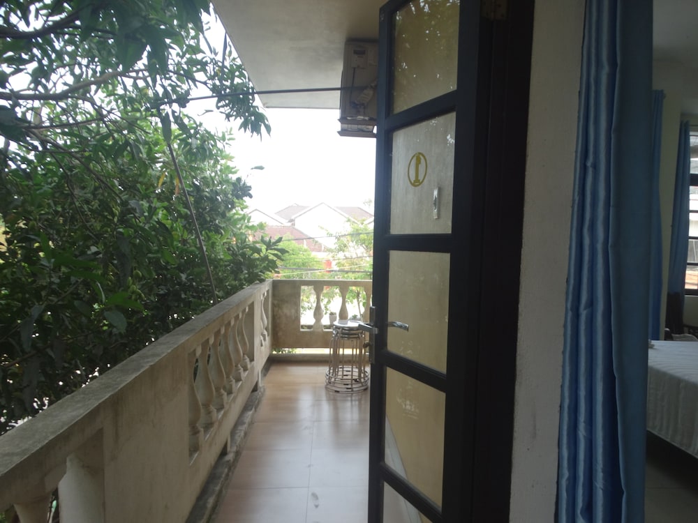 Yellow House Homestay