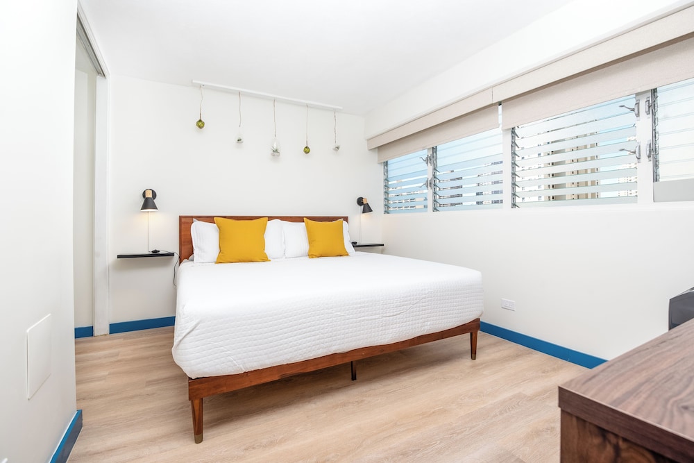 Royal Aloha by Tropical Escapes Realty view 5