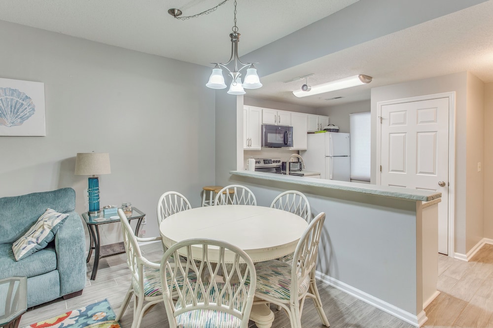 3 Mi to Cherry Grove Beach: Coastal Condo Retreat!
