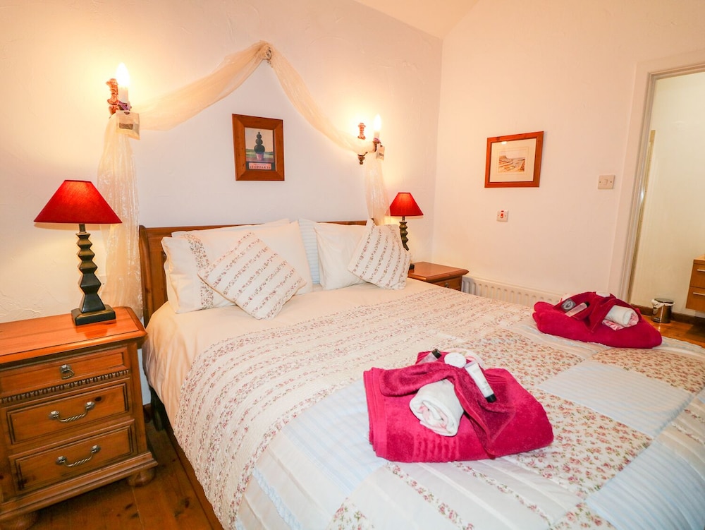 Woodleigh Cottage view 4