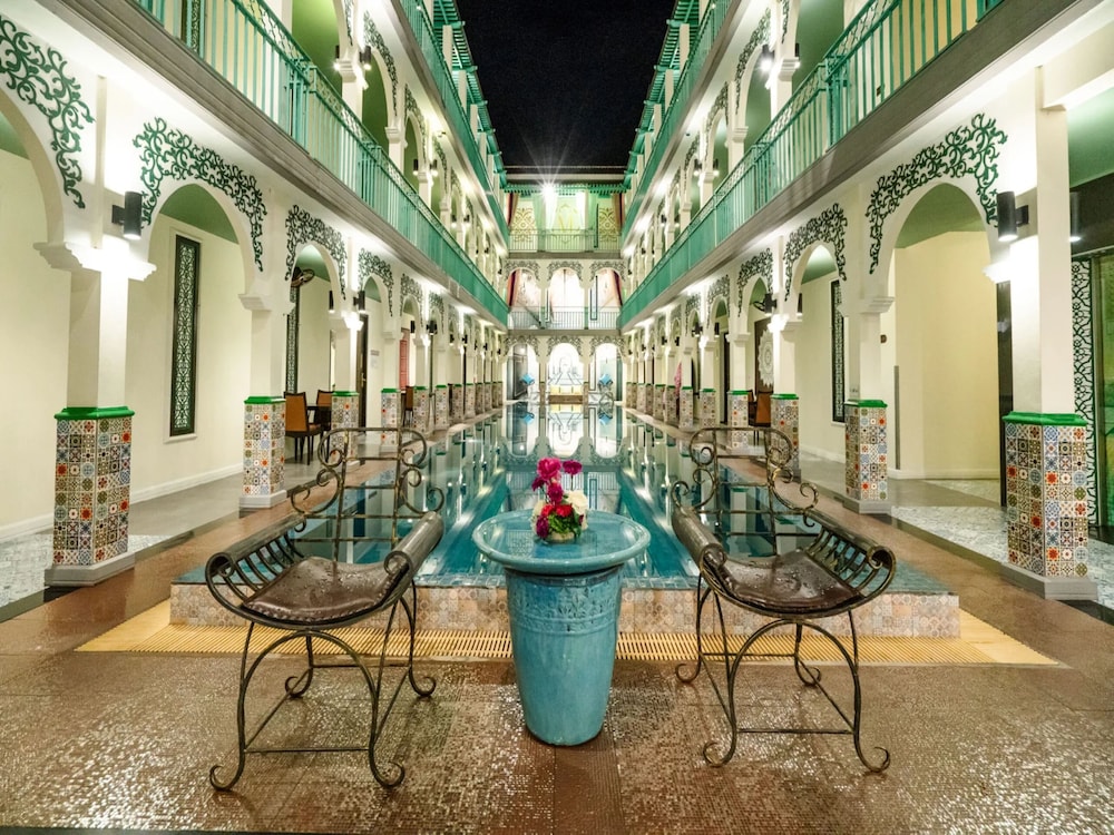 The Grand Morocc Hotel