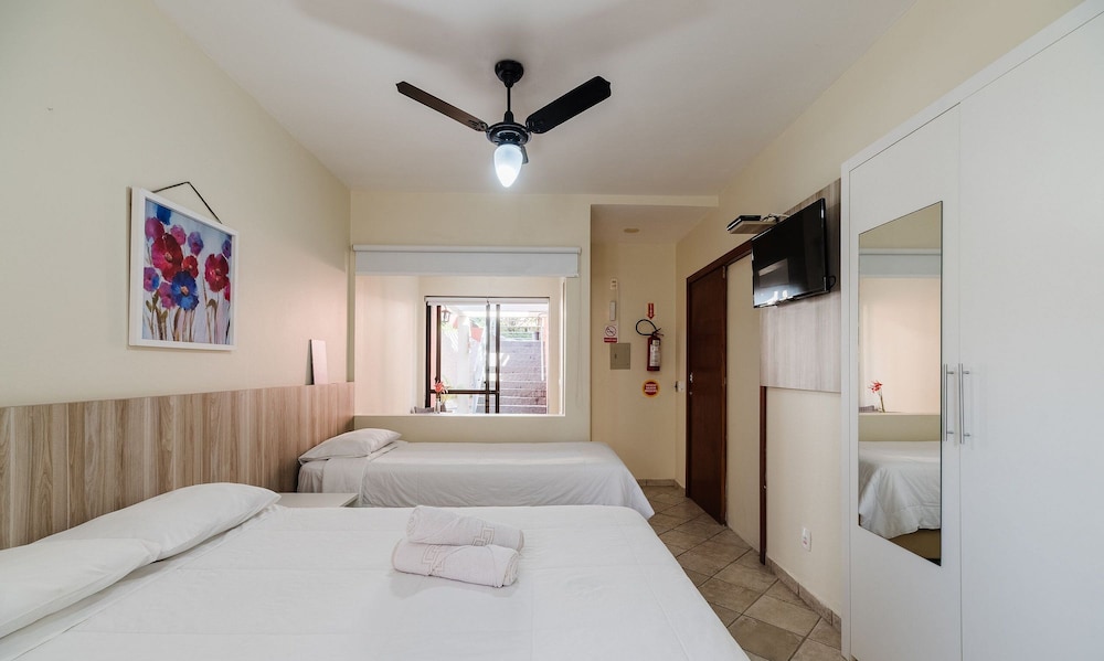 JOFs Apartamentos c Piscina e Vista Mar
