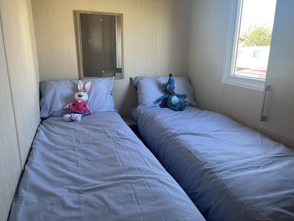 Immaculate 3-bed Static Caravan in Skegness view 5