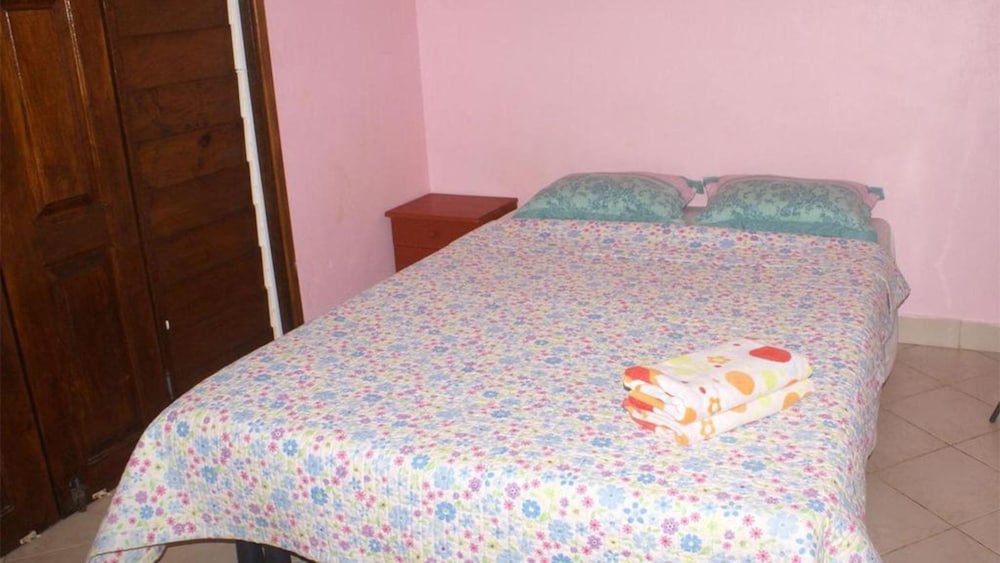 Bluepango Guest House - Hostel