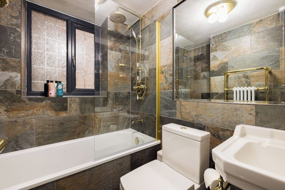 Mayfair 9-bed Townhouse - Sleeps 16, Patio & Ac
