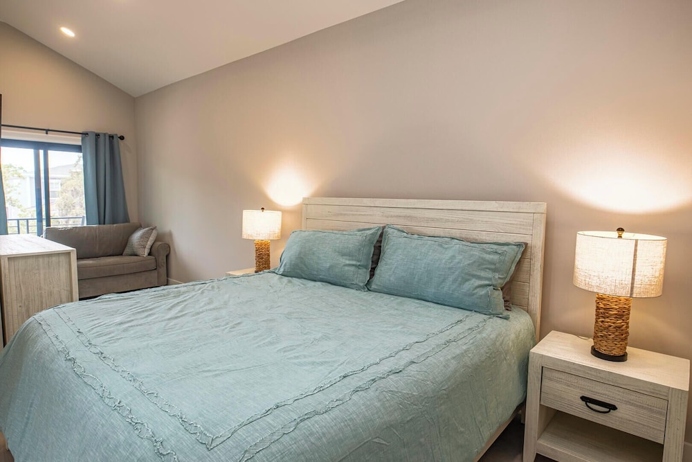 Experience Modern Coastal Living in This Beautifully Designed 4-bed, 4-bath Home