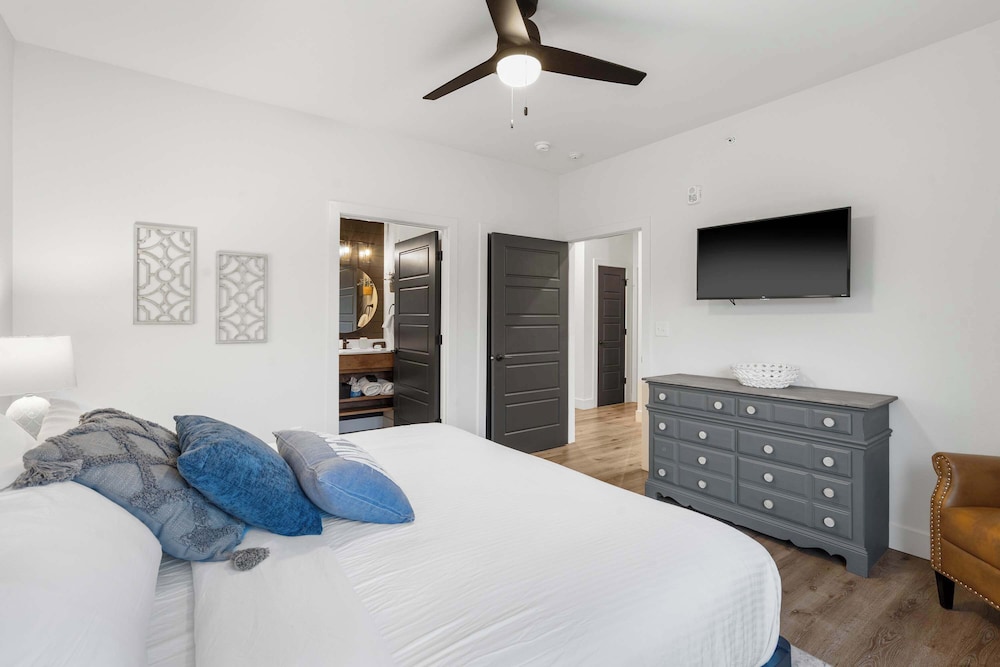 Pineapple Shores - Stay for 14