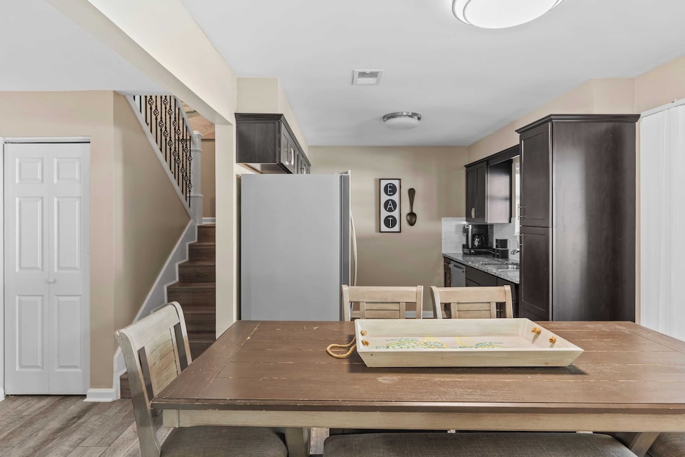 PCB Group-friendly Duplex w/ Pool, Backyard Lounge & 2 Kitchens