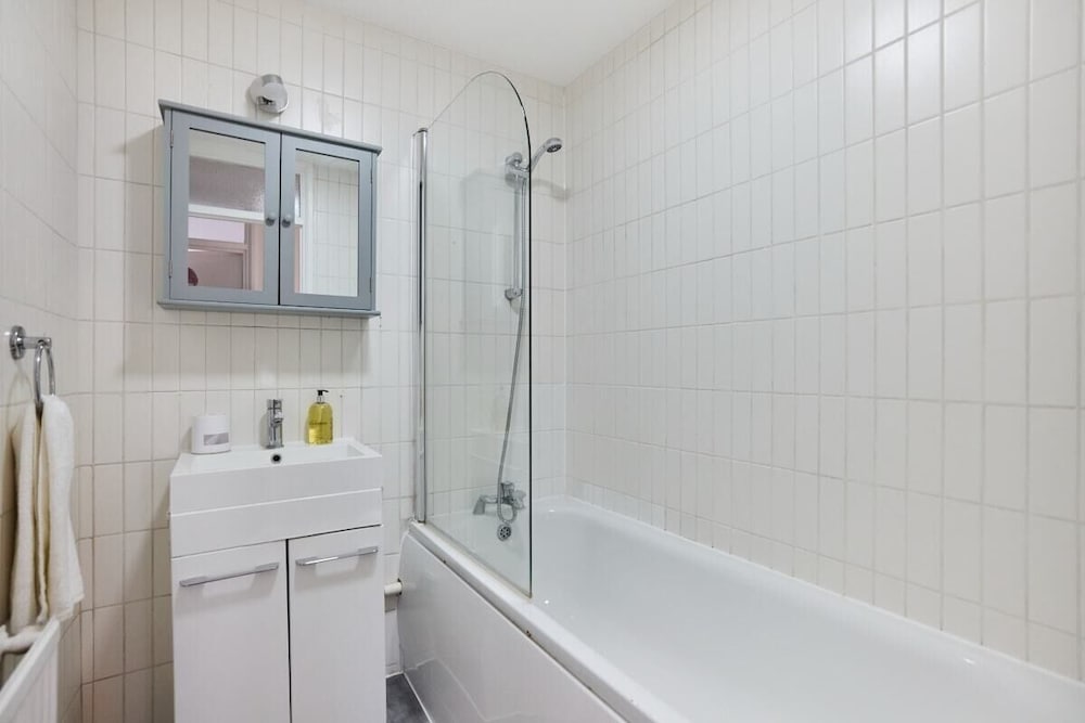 The West Hampstead Base - Central 2bdr Apartment