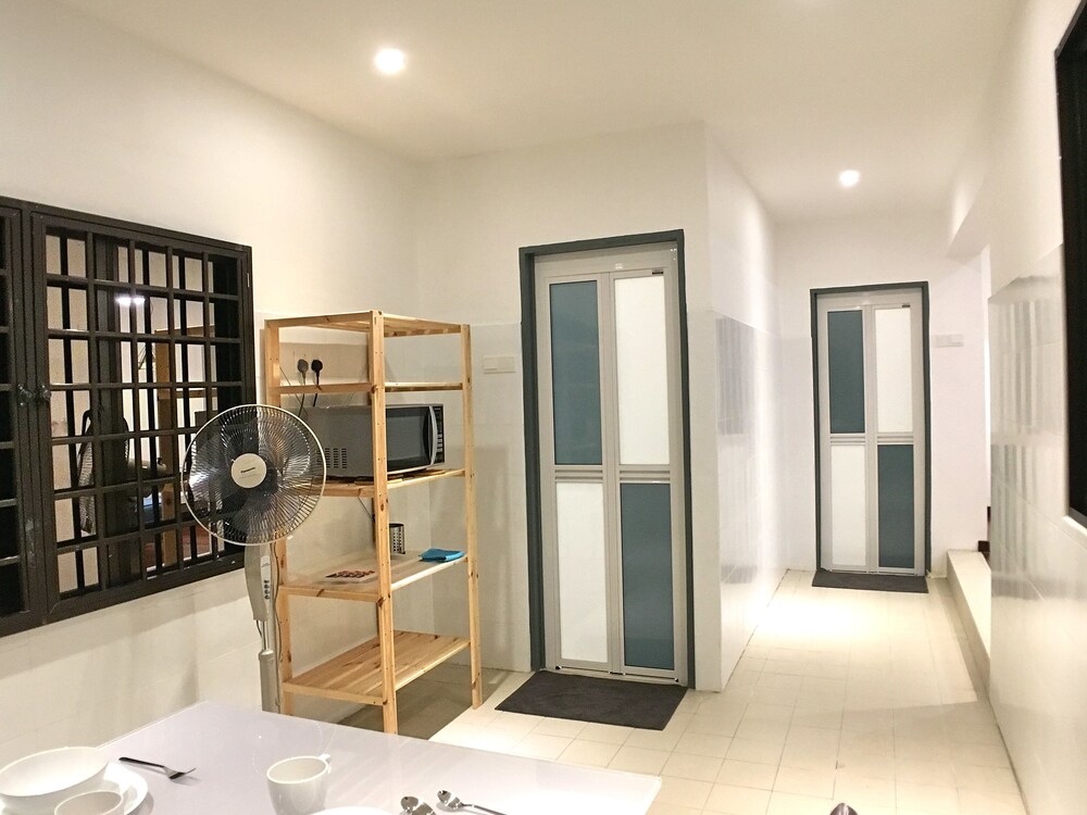 iBook8 Superior 1 Bedroom Gurney Suites by iBook Homestay