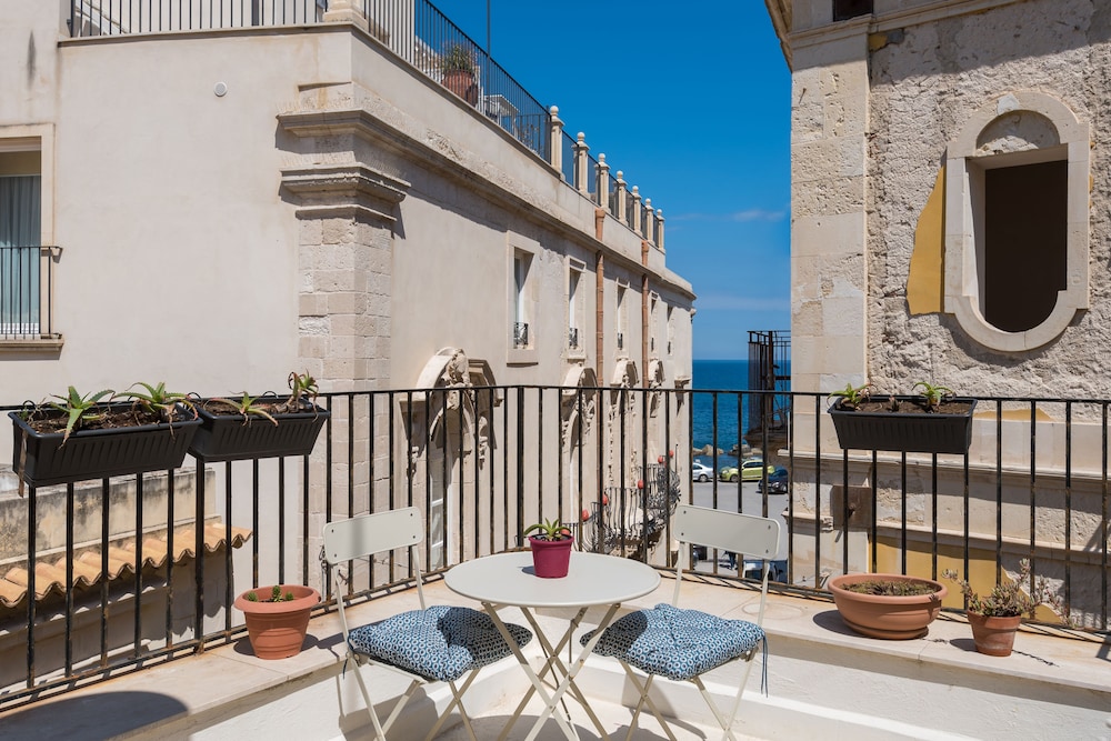 Terrazza Mirabella in Ortigia view 5