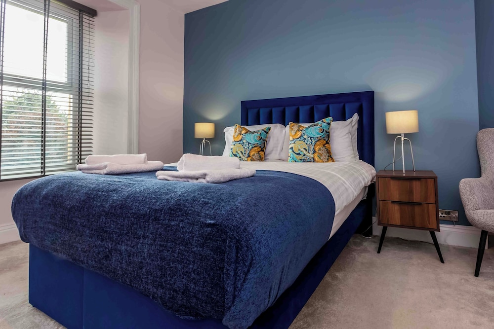 Elderberry Hall - 7 Bed