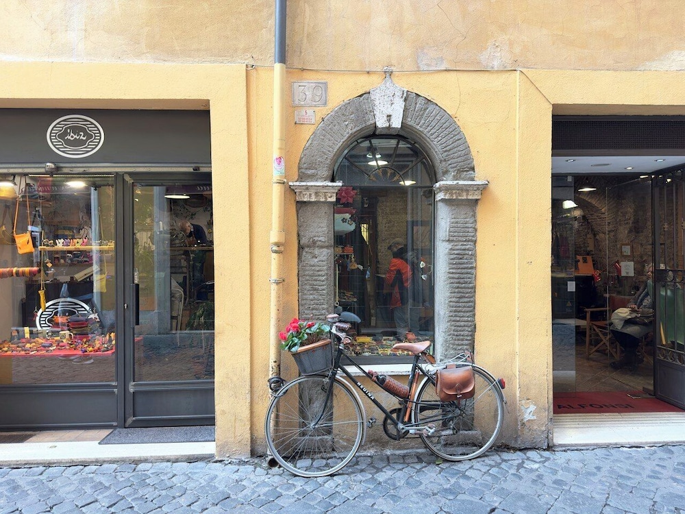 Campo De' Fiori Apartments
