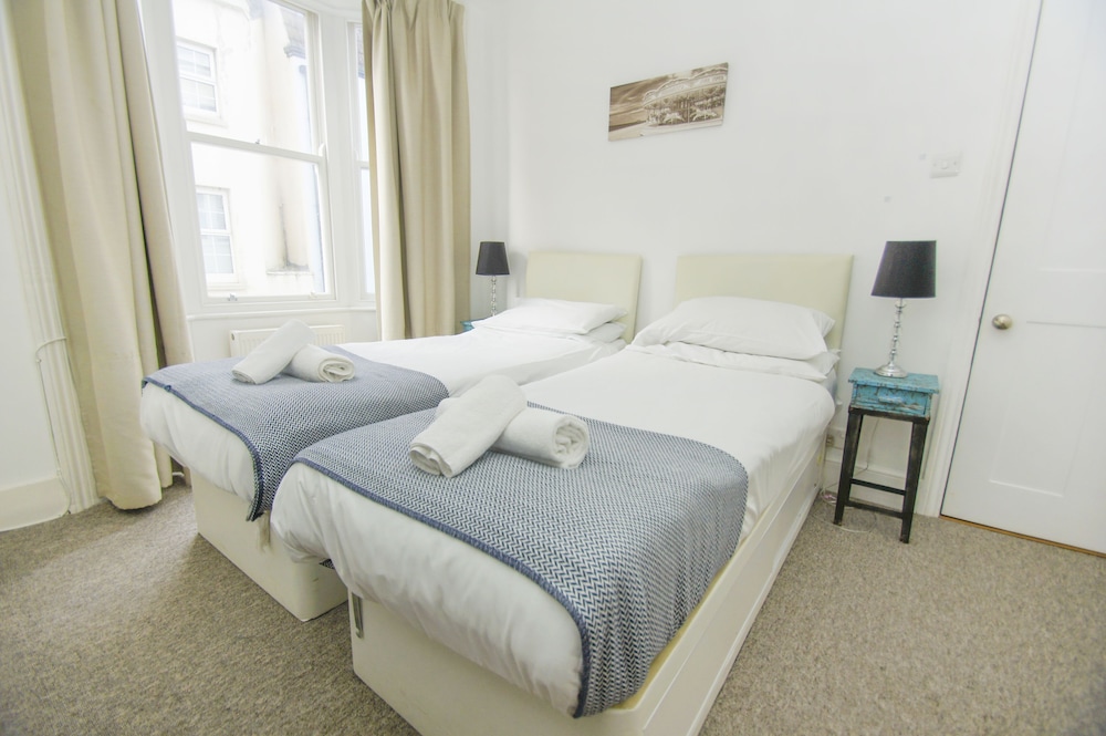 Pebble Cottage by Brighton Holiday Lets view 2