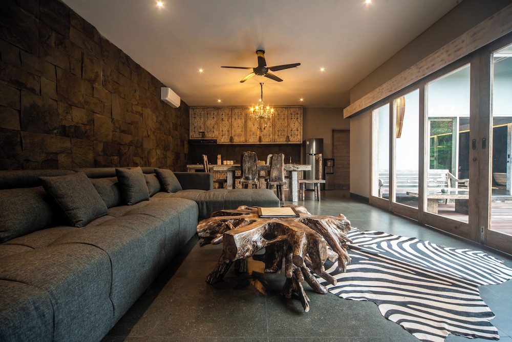 Luxury-Sang Villa-Central Sanur