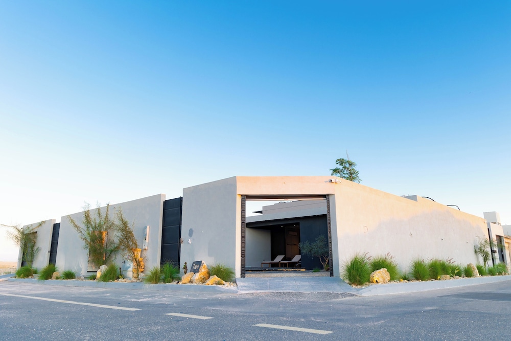 Portal Chalets With Private Pool- Qirwan
