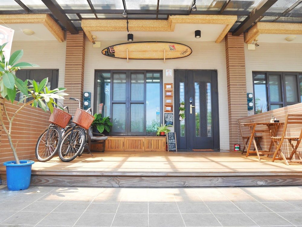 Wave Backpackers - Hostel