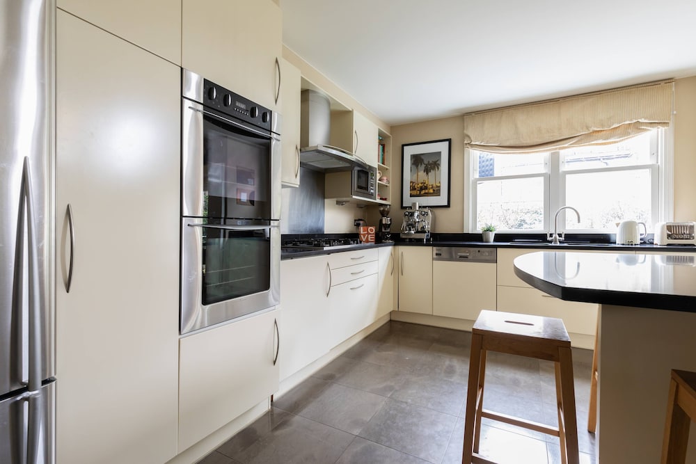 Poplar Grove II by Onefinestay