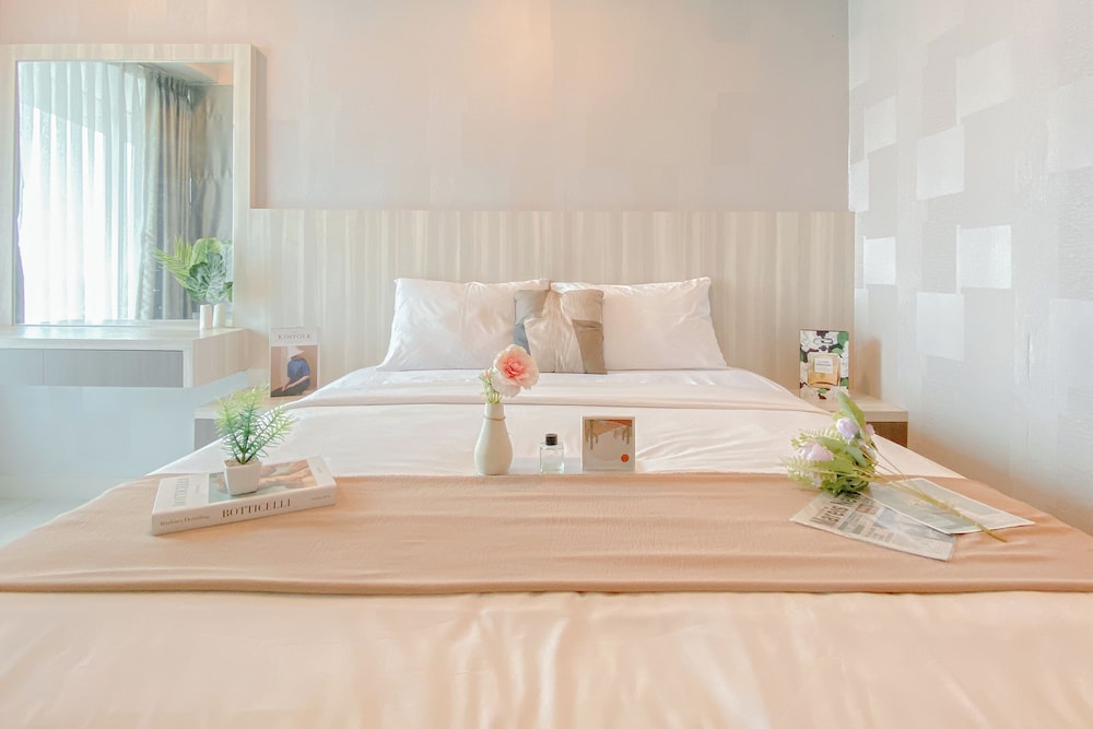 Good Choice And Homey Studio Grand Kamala Lagoon Apartment