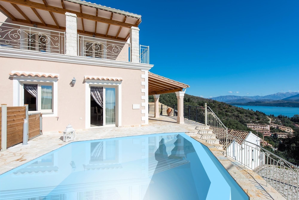 Villa Frosso Large Private Pool Walk to Beach Sea Views A C Wifi Car Not Required - 556 view 2