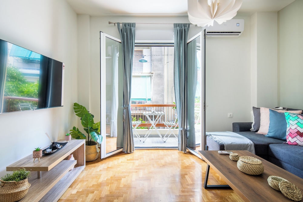 Astrea 1- Bedroom Apartment in Athens