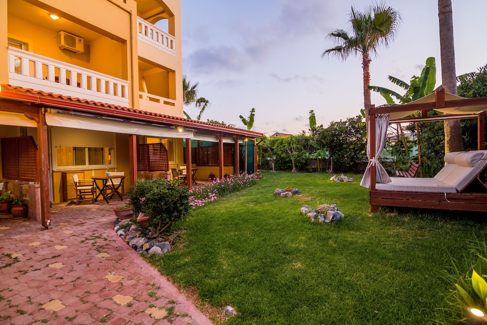 Thalassa Apartments photo 5
