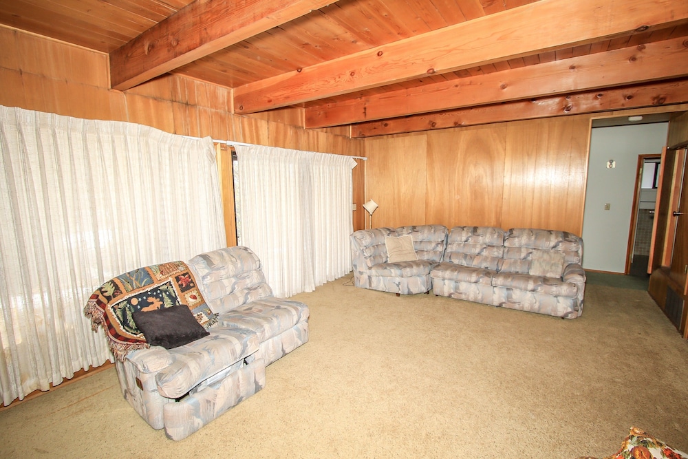 Fenced Somen Cabin within walking distance to the Slopes by RedAwning