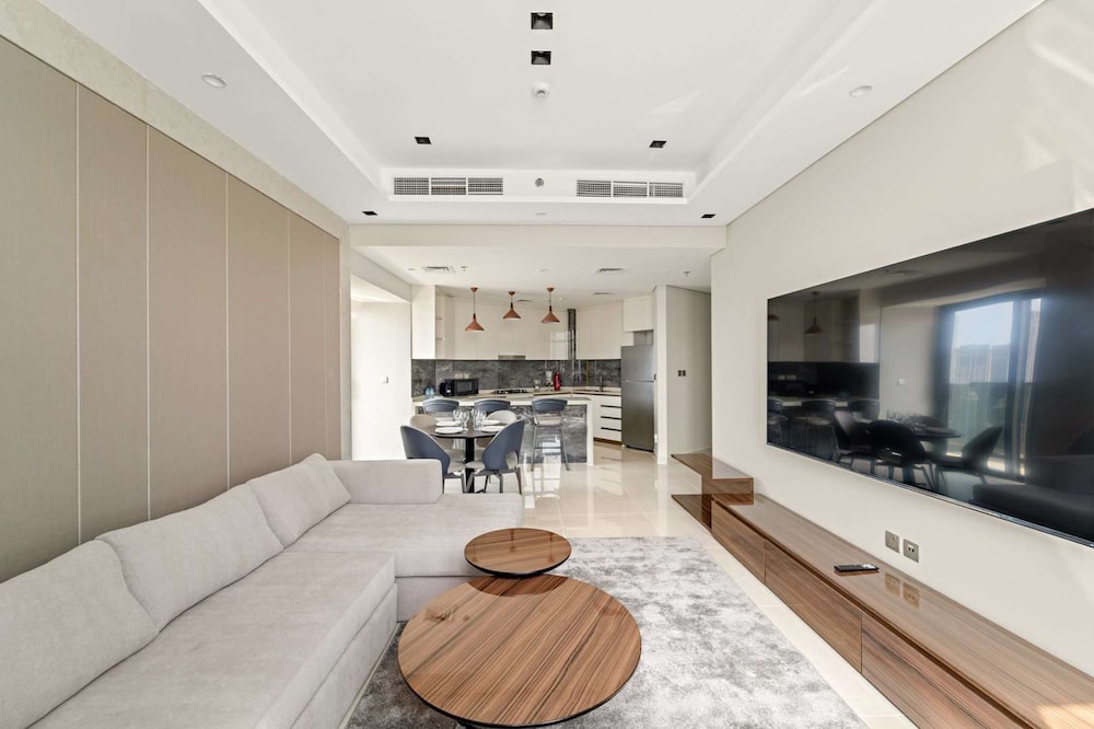 Amazing 2BR in Business Bay With Full Burj View