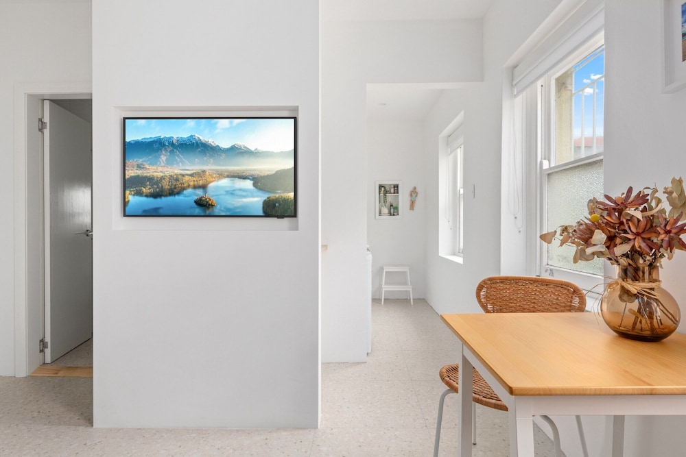 Bright 1-bed Apartment in Coastal North Bondi