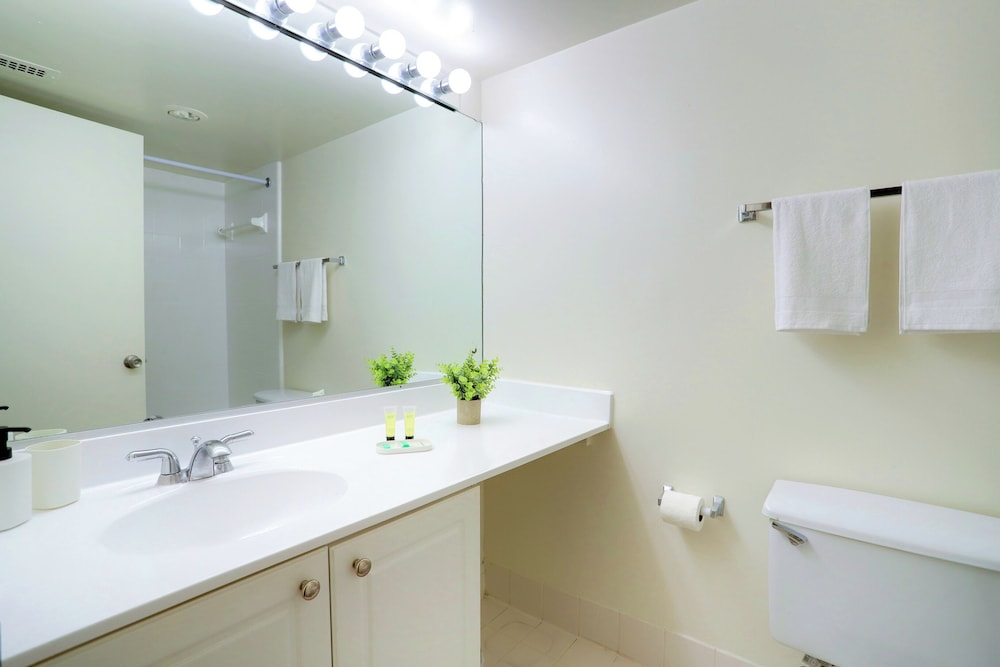 DC Airport Metroline Apartments