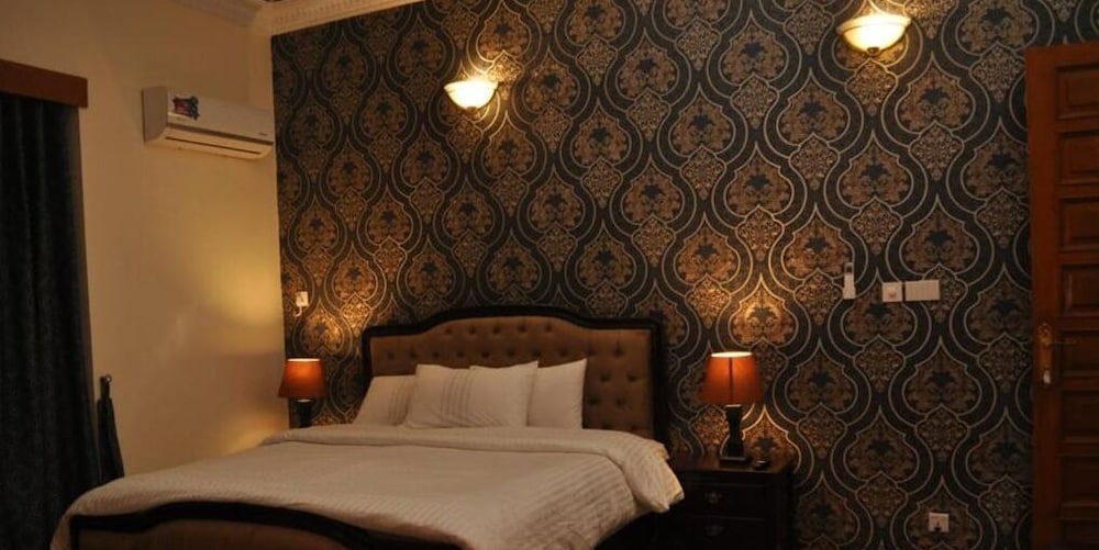 Baani Signature Hotel view 4