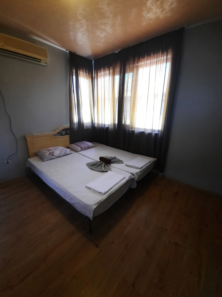 Beautiful 2-bed Villa in Cholakova Cheshma view 4