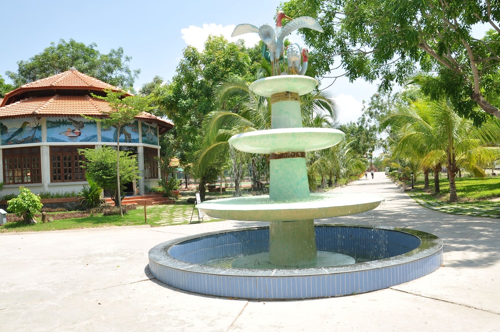 Dat Lanh Resort