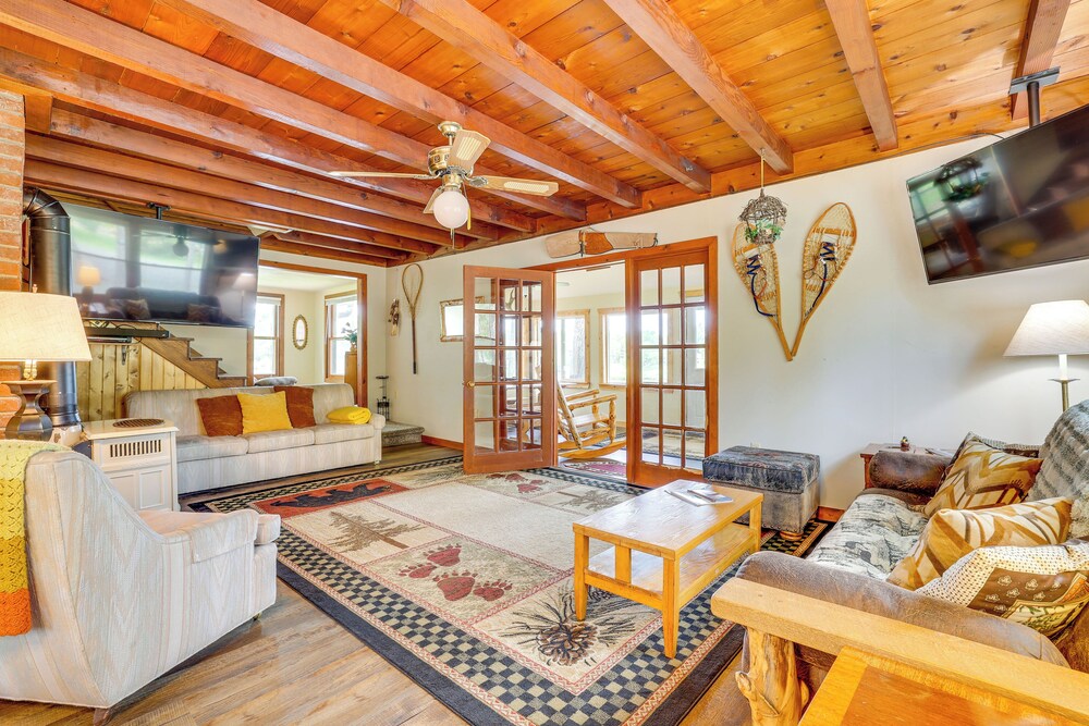 Hatfield Family Home on Lake Arbutus: Boat & Hike