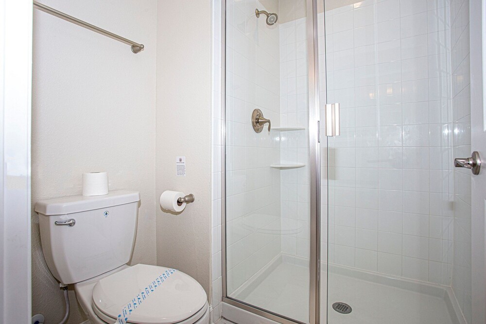396 - 4bd/3ba Luxurious Homechampions Gate Resort
