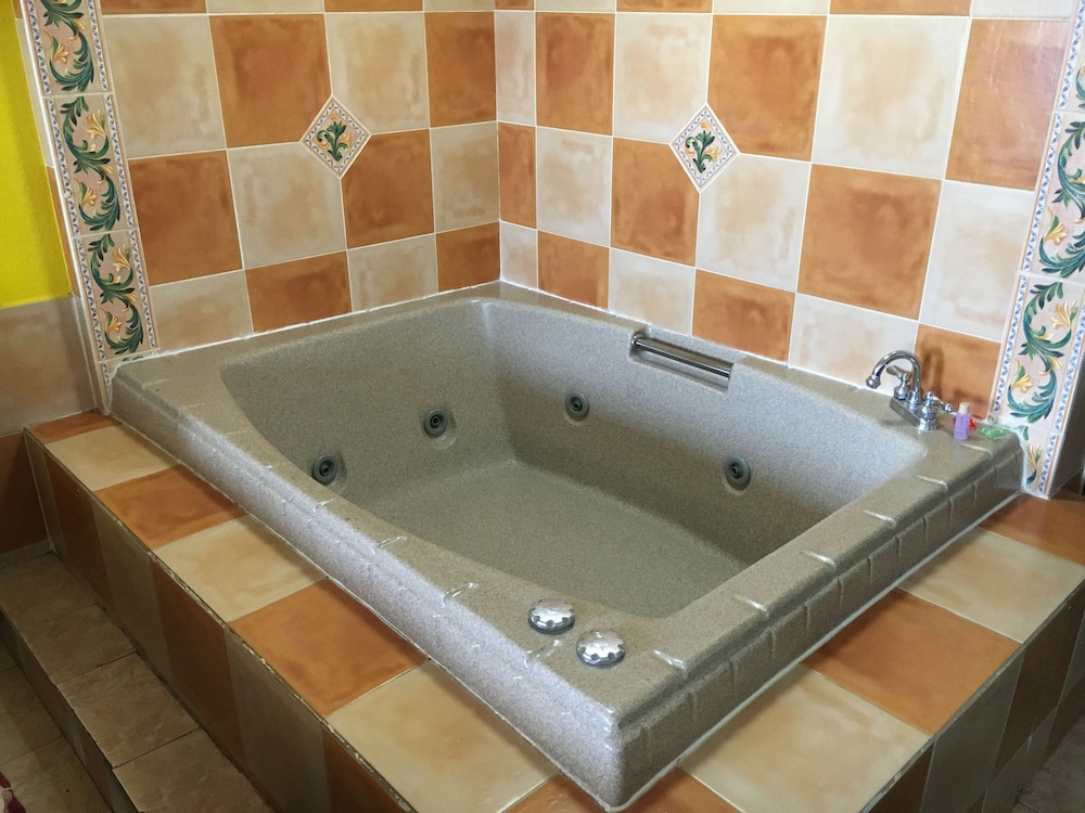 Starlite Motel - Property Image 23