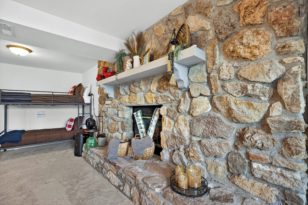 Lake Home Oasis - Sleeps 18