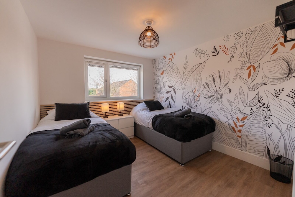 Luxury 8 Bed Home Manchester