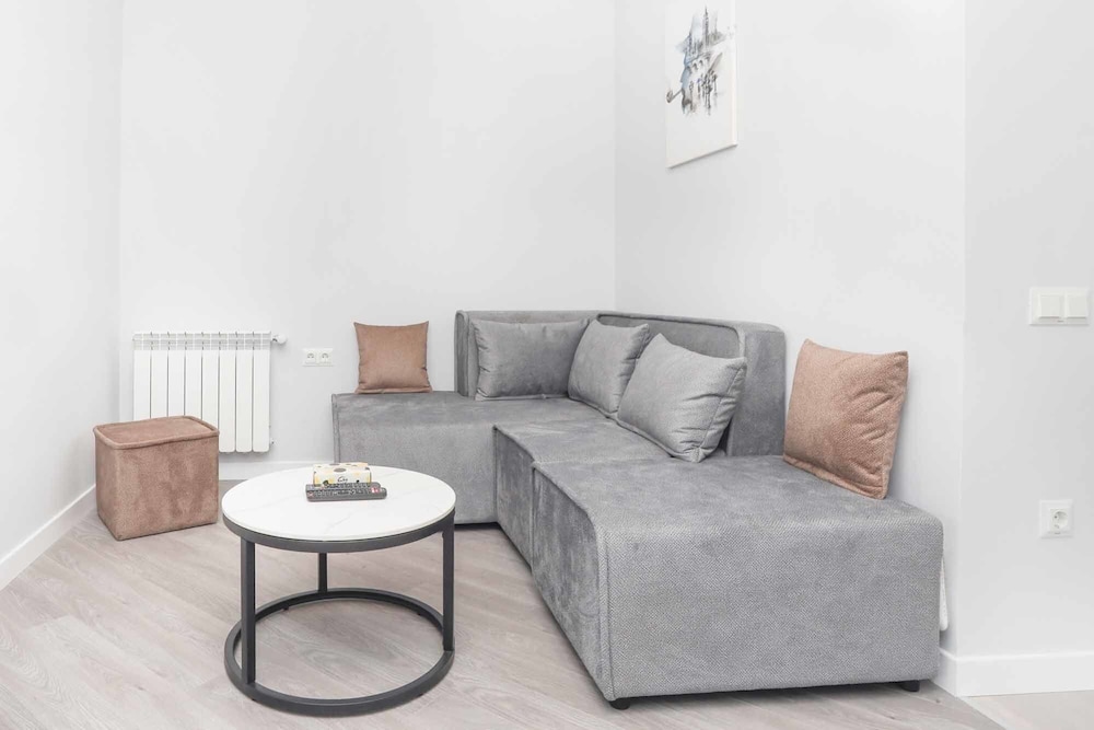 Stay inn on Amiryan 26/4