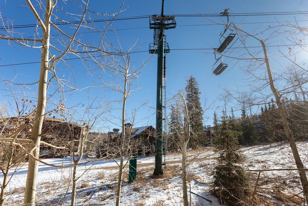 Arrowleaf Lodge at Deer Valley Resort - Three Bedroom Residence #110 3 Condo